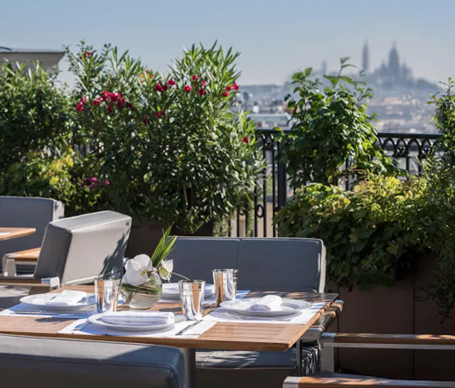 Le Rooftop "L'Heure Dorée"