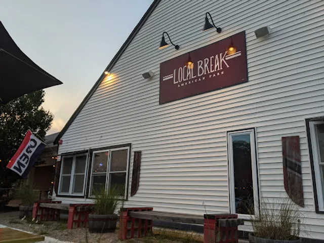 Local Break Restaurant and Bar