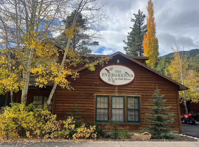 The Evergreens On Fall River Cabins