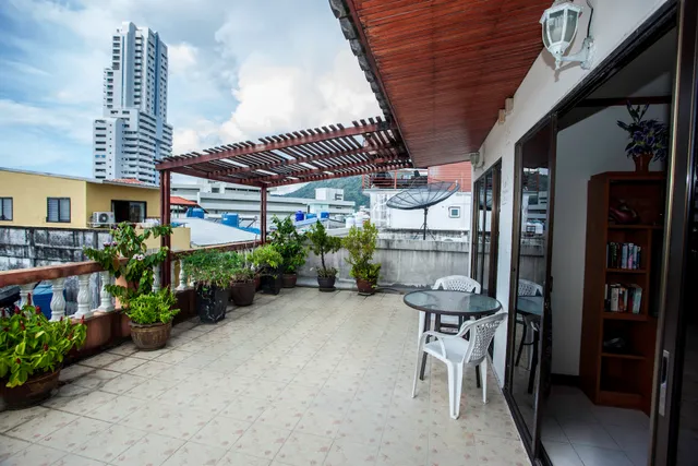 Andaman Sea Guesthouse