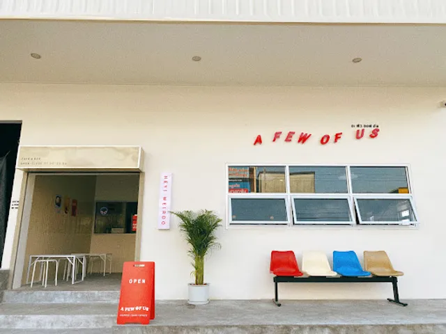 A FEW of US I bar & cafe I