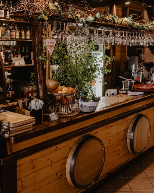 OBERŻA POD STRZECHĄ