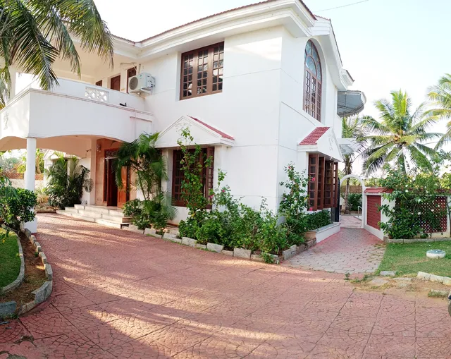 Honey Nest beach house