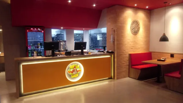 Pollo Loko John Boyd - Em frente ao Shopping Bandeiras