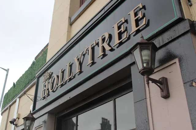 The Hollytree