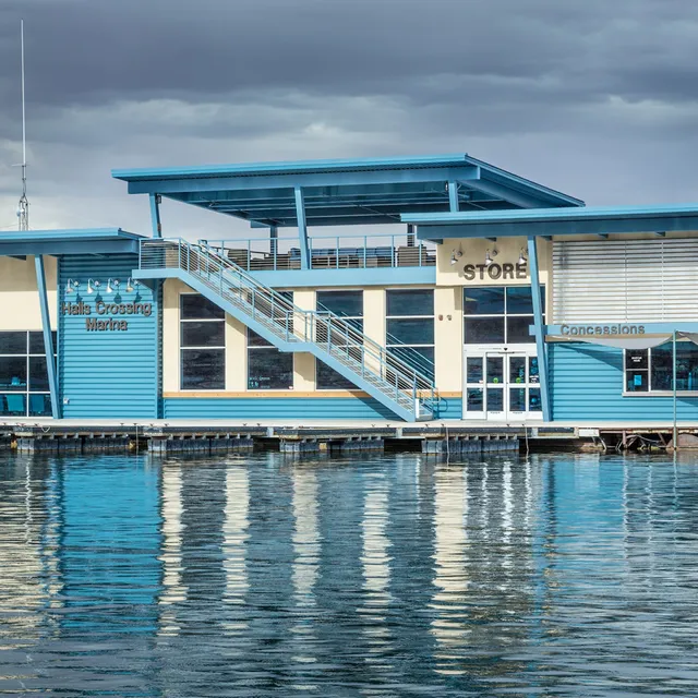 Halls Crossing Marina