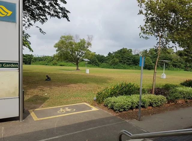 Chinese Garden MRT Station (EW25)