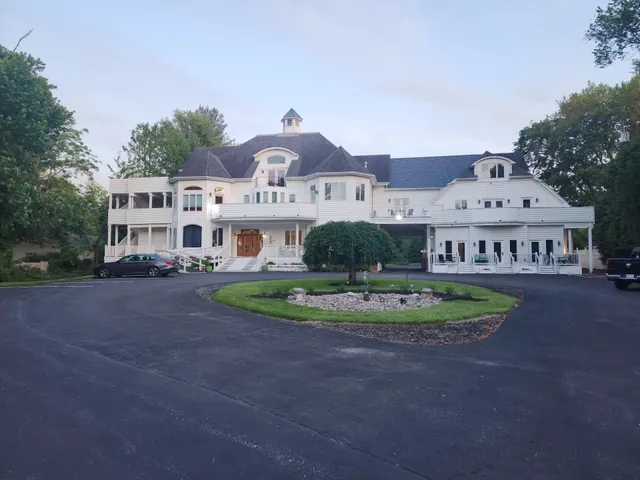 Peralynna Manor At Rosehill