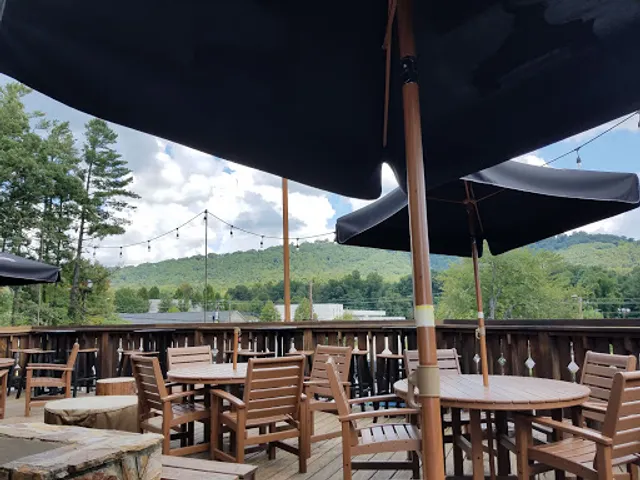 Post 25 Kitchen & Lounge