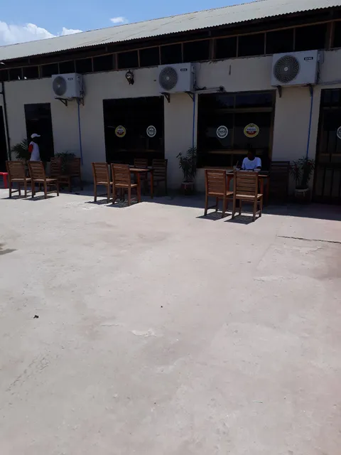 Sungurwa restaurant & store