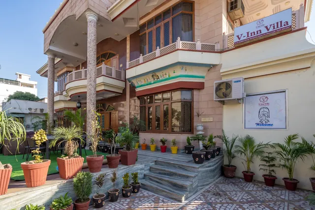 Hotel V Inn Villa