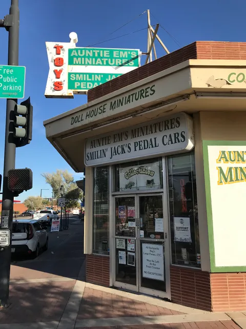 Auntie Em's Miniatures