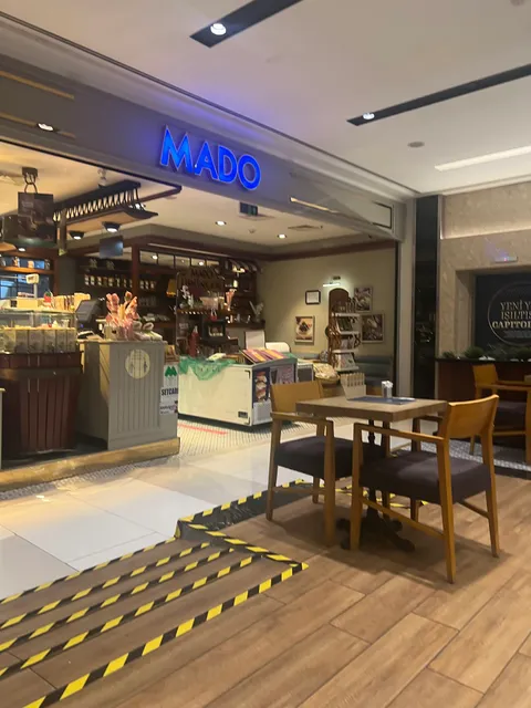 MADO cafe