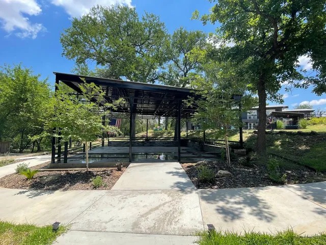 Lampasas Creekside Coach Park