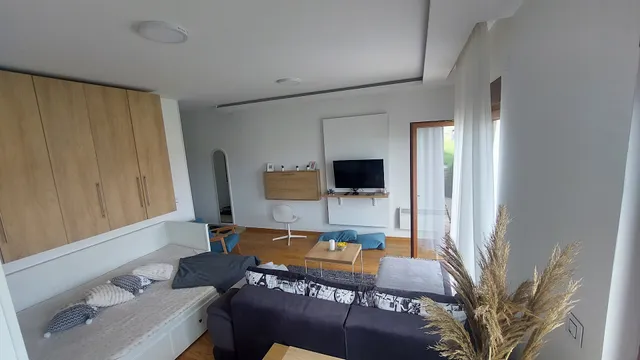 Suri 5, Vila Katalina 1, Zlatibor