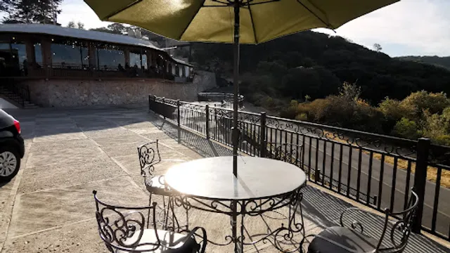 Tras Lomita Restaurante