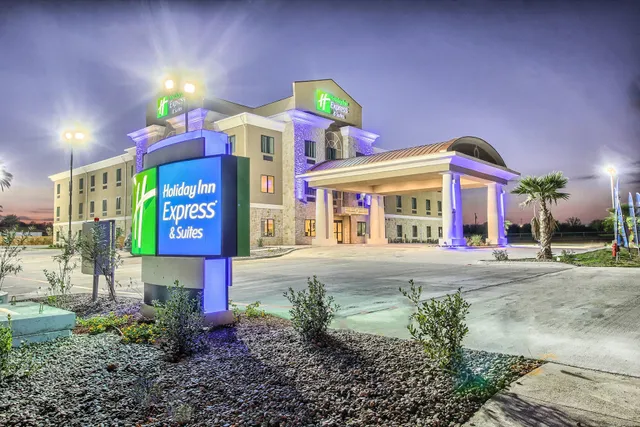 Holiday Inn Express & Suites Carrizo Springs by IHG