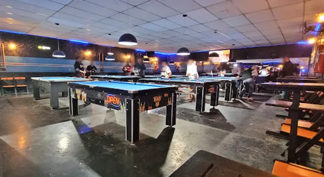 8 Ball Snooker Bar