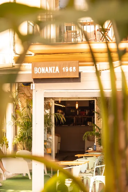 Sitges Beach Hostal (Hostal Bonanza)