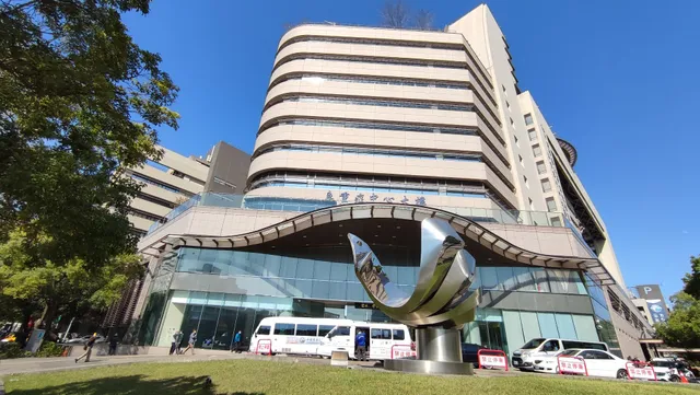 Critical Care Centre Building, Hospital of CMU