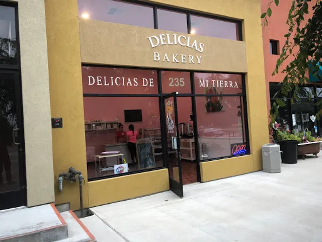 Delicias de Mi Tierra Bakery