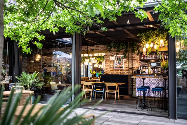 Zachodni Brzeg - Hala Koszyki