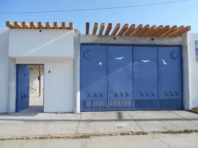 Hotel y Suites Del Paci­fico