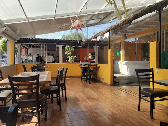 Carnitas El Pariente El Pueblito