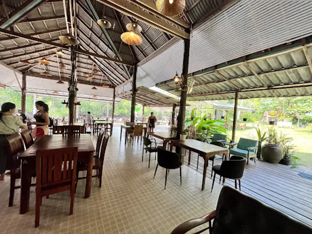 Mangrove Bungalow & Restaurant
