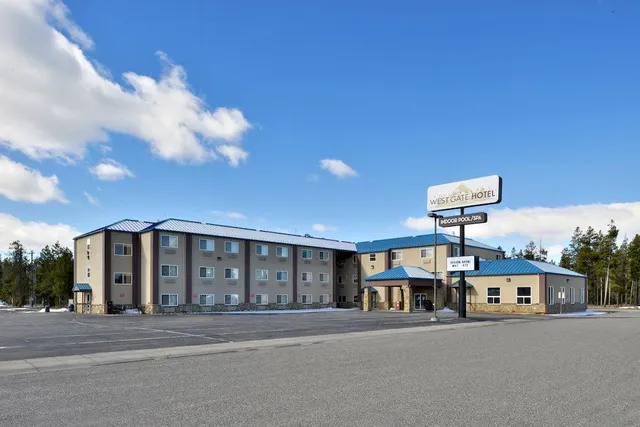 Yellowstone West Gate Hotel