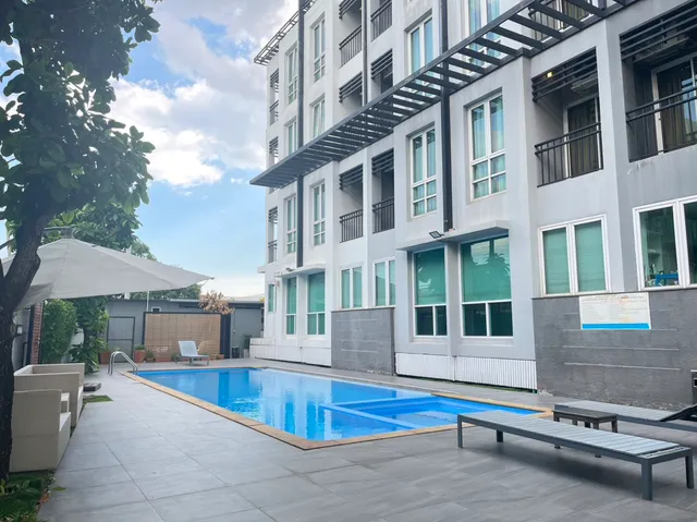 Crystal Suites Suvarnabhumi Airport