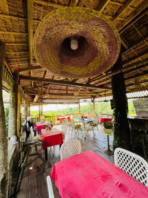 Hidden Valley Bar & Resto