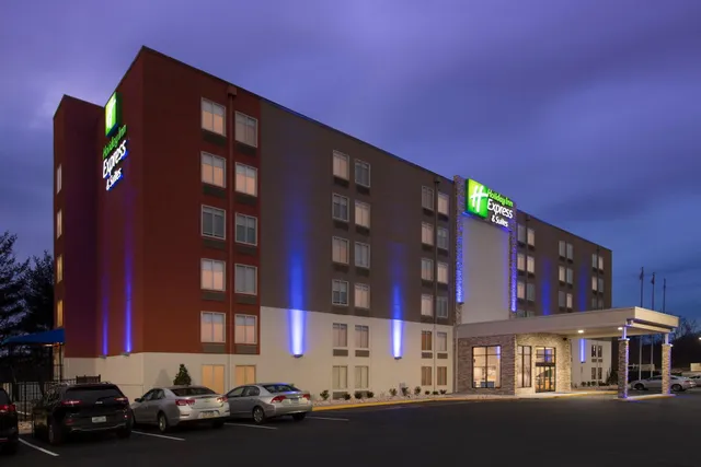 Holiday Inn Express & Suites College Park-University Area by IHG