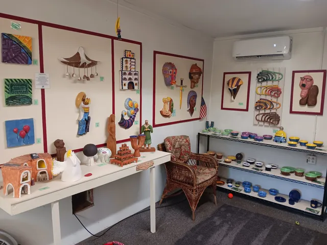 Garden Art Shop/Grande Art/Bandit Ceramics