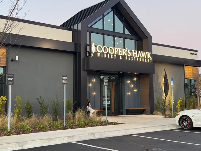 Cooper’s Hawk Winery & Restaurant