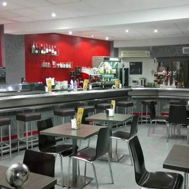 La Bomba Cafe & Tapas