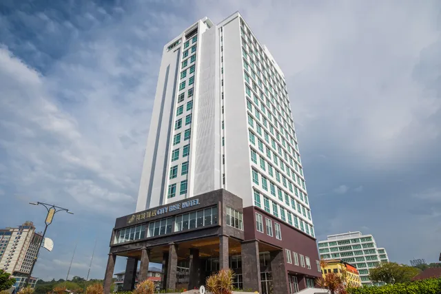 City Rise Hotel