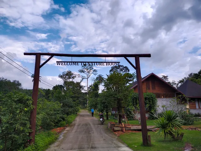 บ้านวารี-ชีวา