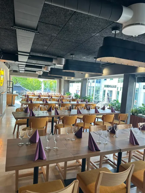 Café & Restaurant Friends