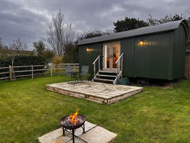 Big Sky Brisley Norfolk Glamping & CL Site