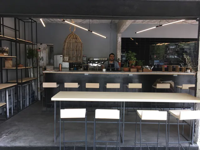 Vlüm: Café central