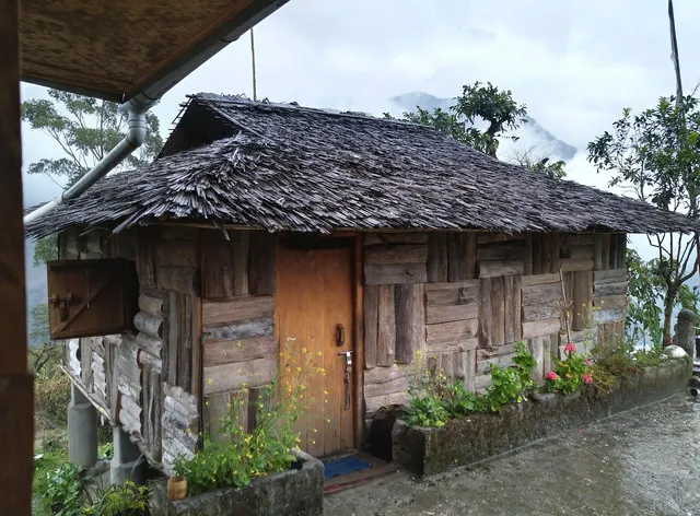 Lingthem Lyang Homestay