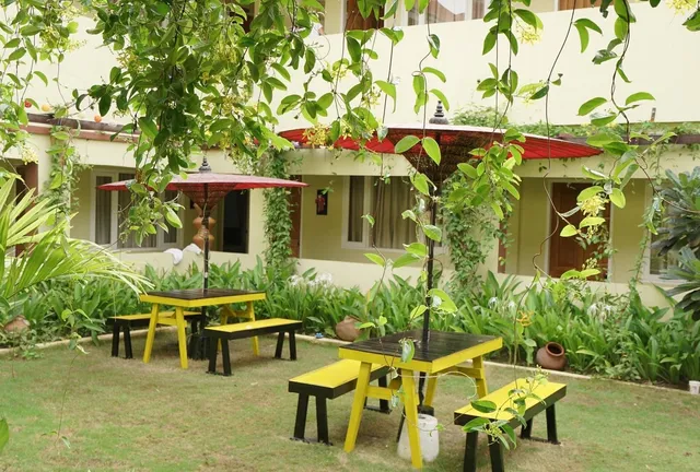 New Wave Guest House ဝက်ကြီးအင်း