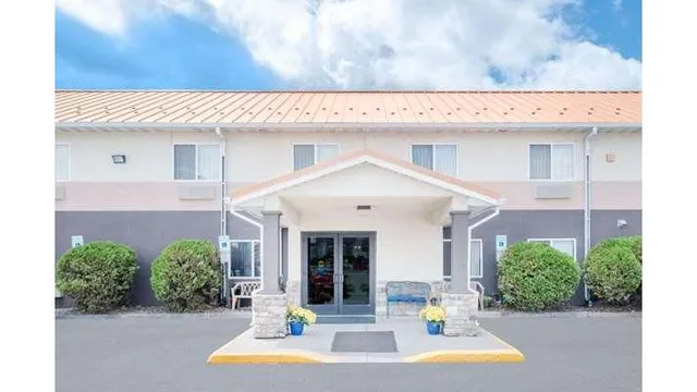 Days Inn & Suites by Wyndham Fargo 19th Ave/Airport Dome