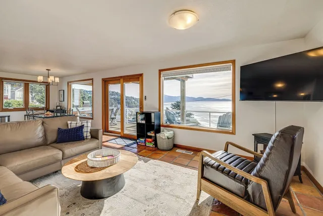 Oceanside Escape w/ Stunning Views: Walk to Beach!