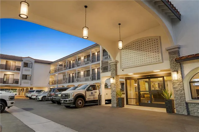 Best Western Los Alamitos Inn & Suites