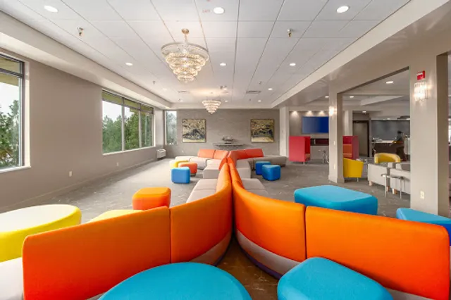 Dam Bar & Restaurant