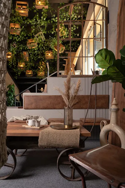 WOODPRINT House & Café