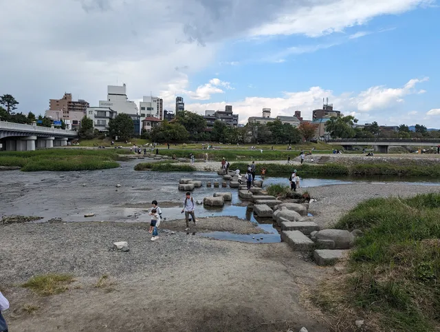 賀茂川ウッドデッキ