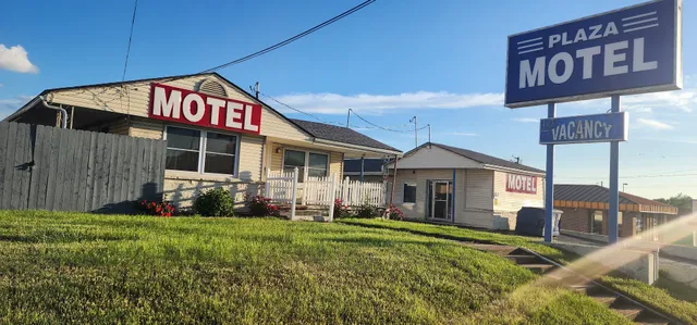 Plaza Motel